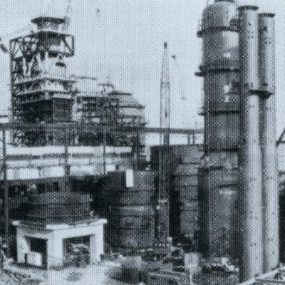 建設中のFLG（1975年3月）